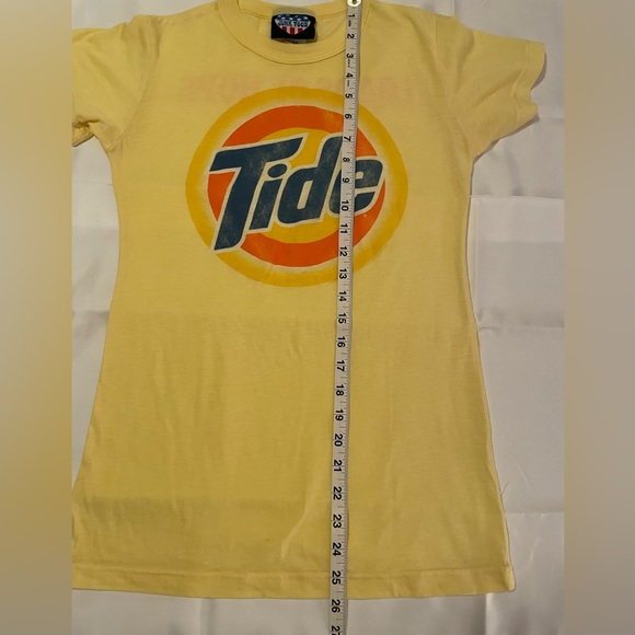 Junk Food t-shirt, Tide logo, Yellow, Vintage look, Y2K, 00s, “Loads of Hope” - Picture 10 of 13